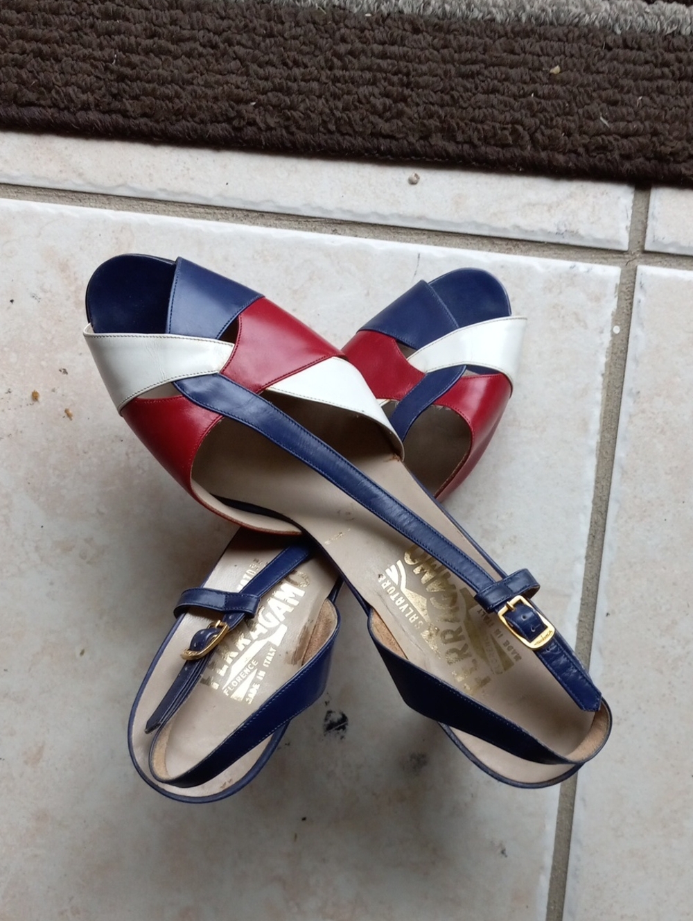 Salvatore Ferragamo Tri-Color Slingback Sandals - Red Navy White